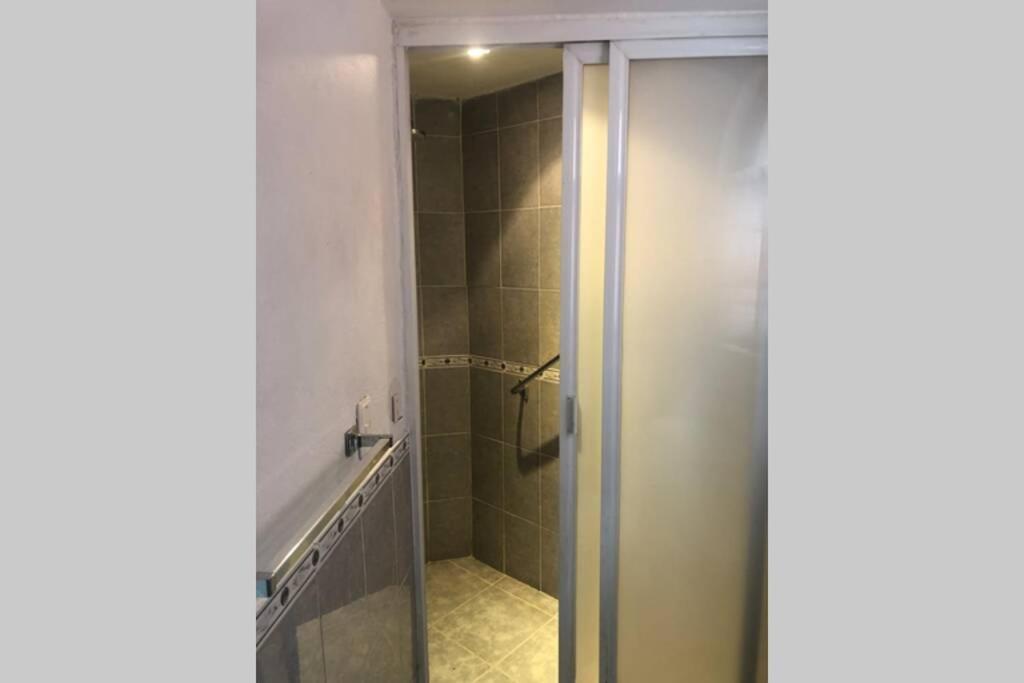 Amplia Habitacion Tipo Ejecutiva Con Bano Y Acceso Privados Толука Екстериор снимка